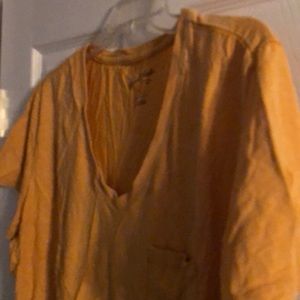 Yellow short sleeve t-shirt